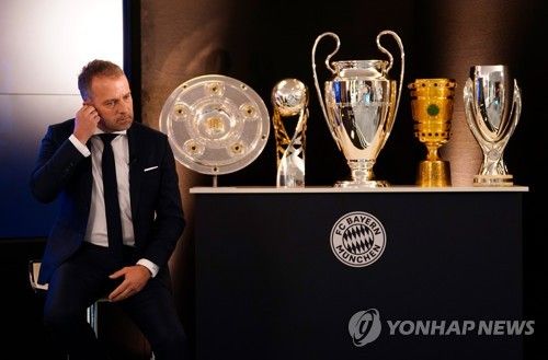 독일 매체 빌트가 8일(한국시간) 바이에른 뮌헨의 새 감독 후보로 한지 플릭(59) 전 독일 축구 국가대표팀 감독이 올랐다고 전했다. 플릭은 지난 2019-2020시즌 뮌헨을 중도에 맡아 6관왕에 성공했다. 연합뉴스