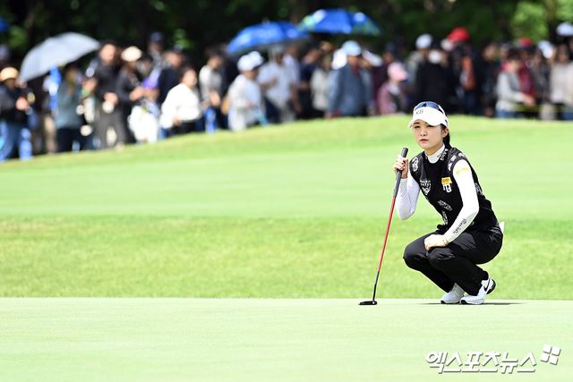 이예원이 5월 12일 12일 경기도 용인시 수원 컨트리클럽 뉴코스(파72)에서 열린 KLPGA투어 NH투자증권 레이디스 챔피언십 최종 라운드에서 4언더파 68타를 기록, 3라운드 합계 13언더파 203타로 우승을 차지했다. 대회 처음부터 끝까지 선두를 지키면서 생애 첫 와이어 투 와이어 우승의 기쁨을 맛봤다. 사진 고아라 기자