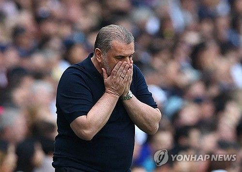 과르디올라 감독이 14일(한국시간) 토트넘 홋스퍼 원정 경기를 앞두고 가진 기자회견에서 토트넘이 이전과 달라졌다고 말하며 반드시 승리하겠다고 말했다.&nbsp; 맨시티는 오는 15일 오전 4시 잉글랜드 런던에 있는 토트넘 홋스퍼 스타디움에서 토트넘과 2023-2024시즌 프리미어리그 35라운드 순연 원정 경기를 치른다.&nbsp;두 팀의 경기 결과에 따라 이번 시즌 프리미어리그 우승, 그리고 다음 시즌 UEFA 챔피언스리그 진출팀 경쟁 향방이 가려지게 된다. 연합뉴스