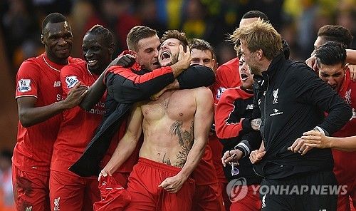 위르겐 클롭이 19일(한국시간) 자신의 사회관계망서비스(SNS) 인스타그램을 통해 자신의 구단에서의 마지막 날을 보낸 소감을 담은 영상을 공개했다.&nbsp; 클롭은 리버풀의 훈련장인 AXA 트레이닝 센터에 있는 자신의 사무실에서 마지막 날을 보내면서 해당 영상을 촬영한 것으로 보인다.&nbsp;클롭은 지난 1월 번아웃을 이유로 이번 시즌을 끝으로 리버풀 감독직에서 물러나기로 발표했다. 연합뉴스