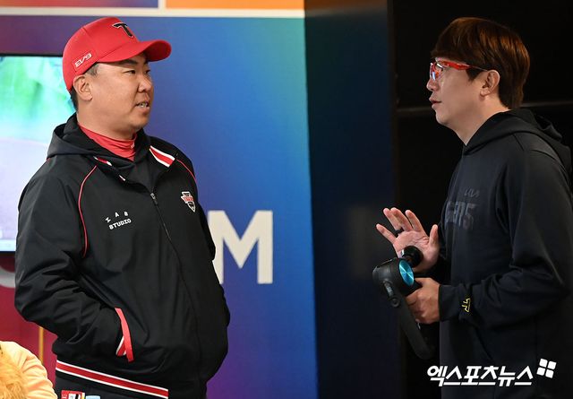 왼쪽부터 KIA 타이거즈 이범호 감독과 선발투수 양현종. 엑스포츠뉴스 DB