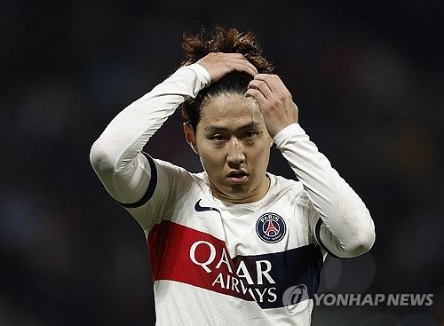 PSG가 20일(한국시간) 프랑스 메츠 인근에 있는 스타드 생 생포리앵에서 열린 FC메츠와의 2023-2024시즌 리그1 최종 라운드에서 이강인의 1골 1도움 맹활약 속에 2-0으로 승리했다.&nbsp;이강인은 이날 1골 1도움으로 맹활약하며 후스코어드닷컴으로부터 양팀 최다인 8.4점의 평점을 받았다. 이제 PSG에게 남은 대회는 쿠프 드 프랑스다. 오는 26일 오전 4시 프랑스 릴 근교 도시에 위치한 스타드 피에르-모루아에서 PSG는 올랭피크 리옹과 결승전을 갖는다.&nbsp; 이 경기까지 잡으면, PSG는 도메스틱 트레블(리그1-슈퍼컵-쿠프 드 프랑스)을 달성하게 된다. 지난 2019-2020시즌 이후 4년 만의 트레블이 될 수 있다. 연합뉴스