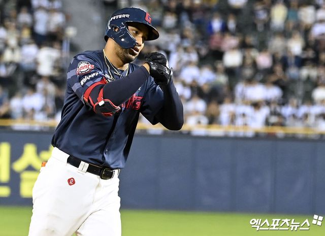 롯데 자이언츠 외국인 타자 빅터 레이예스. 5월 19일 두산 베어스전까지 2024 시즌 타율 0.322, 56안타, 6홈런, 30타점, 4도루, OPS 0.859로 활약 중이다. 사진 엑스포츠뉴스 DB