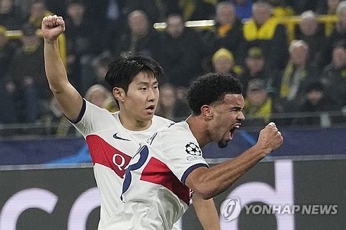 PSG가 20일(한국시간) 프랑스 메츠 인근에 있는 스타드 생 생포리앵에서 열린 FC메츠와의 2023-2024시즌 리그1 최종 라운드에서 이강인의 1골 1도움 맹활약 속에 2-0으로 승리했다.&nbsp;이강인은 이날 1골 1도움으로 맹활약하며 후스코어드닷컴으로부터 양팀 최다인 8.4점의 평점을 받았다. 이제 PSG에게 남은 대회는 쿠프 드 프랑스다. 오는 26일 오전 4시 프랑스 릴 근교 도시에 위치한 스타드 피에르-모루아에서 PSG는 올랭피크 리옹과 결승전을 갖는다.&nbsp; 이 경기까지 잡으면, PSG는 도메스틱 트레블(리그1-슈퍼컵-쿠프 드 프랑스)을 달성하게 된다. 지난 2019-2020시즌 이후 4년 만의 트레블이 될 수 있다. 연합뉴스