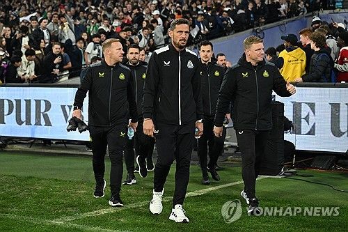 토트넘 홋스퍼는 22일 호주 멜버른에 위치한 멜버른 크리켓 그라운드에서 열린 뉴캐슬 유나이티드와의 친선전에서 전반 32분 제임스 매디슨의 선제골로 리드를 잡았으나 전반 45분 알렉산데르 이사크에게 동점골을 허용해 1 대 1 무승부를 거뒀다. 이날 토트넘 주장 손흥민은 선발로 출전해 후반 16분 교체되기 전까지 약 61분 가량 그라운드를 누볐다. 연합뉴스