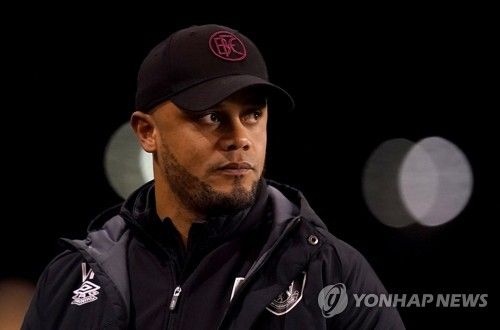 이적시장 전문 기자 파브리치오 로마노가 23일(한국시간) 자신의 사회관계망서비스(SNS) X(구 트위터)를 통해 뮌헨이 뱅상 콤파니 번리 감독을 새 감독으로 선임하는 데 근접했고 임박했다고 전했다.&nbsp;연합뉴스