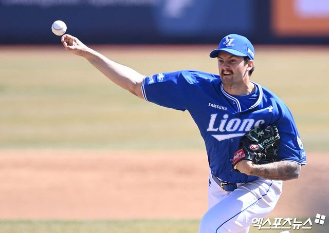 삼성 라이온즈 선발투수 코너 시볼드가 경기에 등판해 역투하고 있다. 엑스포츠뉴스 DB