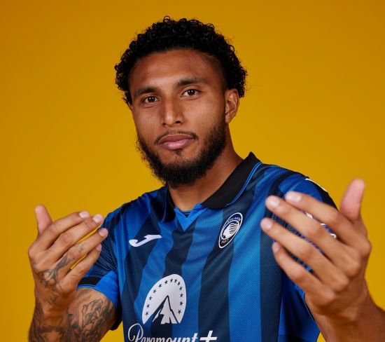 영국 매체 미러가 25일(한국시간) 아탈란타의 유럽축구연맹(UEFA) 유로파리그 우승 주역 중 한 명인 수비형 미드필더 에데르송에게 여러 빅클럽들이 관심을 보이고 있다고 전했다.&nbsp;토트넘도 피에르-에밀 호이비에르의 대체자로 스카우트를 진행 중인 것으로 전해졌다. 아탈란타