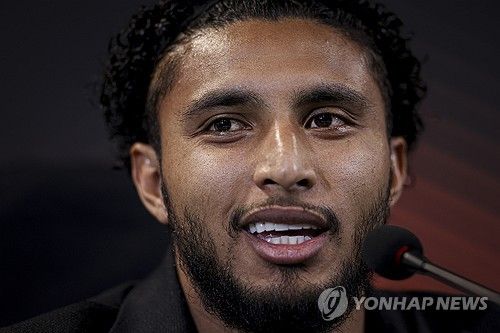 영국 매체 미러가 25일(한국시간) 아탈란타의 유럽축구연맹(UEFA) 유로파리그 우승 주역 중 한 명인 수비형 미드필더 에데르송에게 여러 빅클럽들이 관심을 보이고 있다고 전했다.&nbsp;토트넘도 피에르-에밀 호이비에르의 대체자로 스카우트를 진행 중인 것으로 전해졌다. 연합뉴스