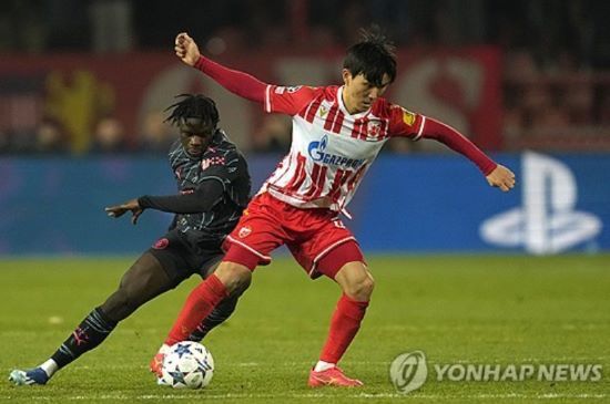 황인범을 향한 유럽 빅리그 구단들의 관심이 뜨겁다. 세르비아 언론 '텔레그래프'는 프랑스 상위권 구단인 AS모나코와 니스가 황인범 영입에 나섰다고 밝혔다. 황인범은 이번 시즌 세르비아를 넘어 동유럽 최고 명문 구단 중 하나인 츠르베나 즈베즈다(레드스타 베오그라드)와 계약한 뒤 정규리그에서 6골 6도움을 기록했다. 유럽축구연맹(UEFA) 챔피언스리그에서도 모습을 드러냈다. 연합뉴스