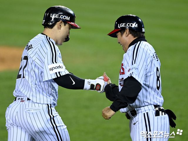 박동원은 25일 잠실구장에서 열린 '2024 신한 SOL Bank KBO 리그' NC와 주말 3연전 두 번째 경기에서 5번 지명타자로 선발 출전. 5회말 대포를 쏘아 올려 이틀 연속 홈런으로 공격에 활력을 불어넣었다. 엑스포츠뉴스 DB