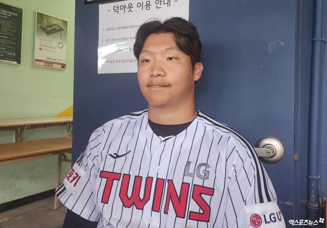 경기 뒤 인터뷰 중인 문보경. 잠실, 박정현 기자