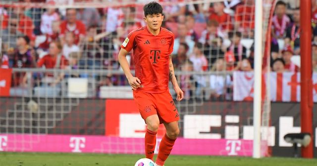 독일 스포르트1은 24일 바이에른 뮌헨이 김민재에게 1년 더 기회를 줄 거라고 보도했다. 시즌 개막 전부터 기초군사훈련으로 충분히 쉬지 못했고, 겨울에는 아시안컵 참가로 체력적인 부담이 있었기에 부진할 수밖에 없는 환경이었다고 분석했다. 매체가 파악한 바에 따르면 뮌헨 관계자들은 여전히 김민재를 신뢰하고 있다. 최근 방출설과는 상반된 소식이다. 스포르트1은 토마스 투헬 감독이 떠나면 김민재에게 새로운 기회가 주어질 것이며 새로운 감독은 김민재의 능력만 보고 평가할 거라고 전망했다. 연합뉴스