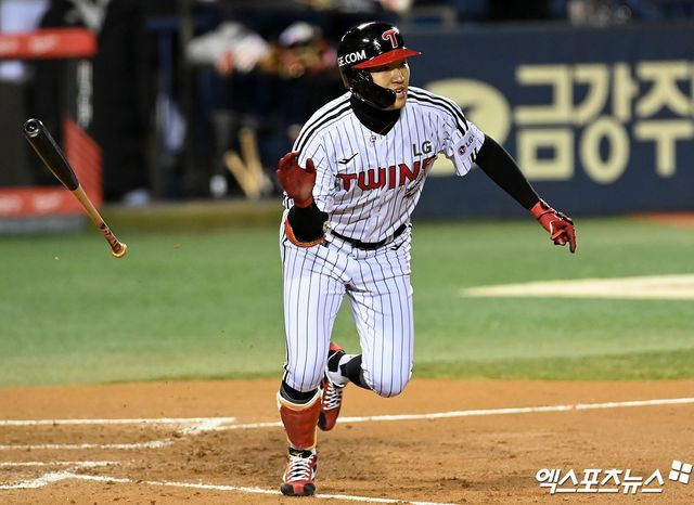 LG 트윈스 박해민이 경기 중 안타를 친 뒤 1루로 달려나가고 있다. 엑스포츠뉴스 DB