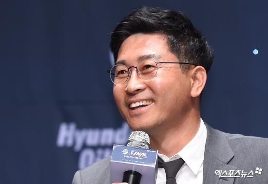 6월 A매치 2연전에 나설 대한민국 축구 국가대표팀 소집 명단이 공개됐다. 한국은 6월 A매치 기간 동안 김도훈 임시 감독 체제로 2026 국제축구연맹(FIFA) 북중미 월드컵 아시아지역 2차 예선 C조 조별리그 5차전과 6차전을 치른다. 이번 소집에서는 배준호, 황재원, 최준, 하창래 등 A대표팀에 최초 발탁된 선수들이 7명이나 된다. 또한 대표팀 수비의 기둥인 김민재가 소속팀에서 당한 발목 부상으로 인해 명단 제외된 점도 눈에 띈다. 사진 엑스포츠뉴스 DB