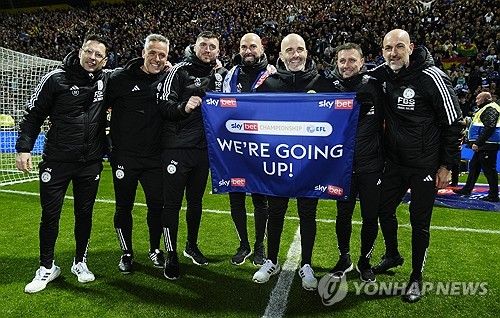 이적시장 전문 기자 파브리치오 로마노가 28일(한국시간) 자신의 사회관계망서비스(SNS)를 통해 첼시가 엔소 마레스카 레스터 시티 감독 선임이 임박했다고 전했다.&nbsp;계약 기간은 3년이 예상되며 레스터시티에서 함께 한 사단도 첼시로 합류할 것으로 보인다. 연합뉴스