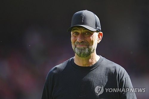 펩 과르디올라 감독이 맨체스터 시티를 떠난다는 소식이 전해지면서 프리미어리그(PL) 판도에 변화가 생길 것이라는 예상이 나오고 있다. 오랜 기간 PL에서 절대적인 모습을 보여줬던 맨시티는 2023-24시즌 FA컵에서 라이벌 맨체스터 유나이티드에 패배하면서 우승컵을 내줬고, 리그에서도 아스널에 막바지까지 추격을 허용하다 간신히 우승을 차지했다. 과르디올라 감독이 맨시티를 떠난다면 라이벌 팀들과 맨시티 사이의 격차가 더욱 좁아져 판도를 뒤집을 수 있을 거라는 예상이다. 사진 연합뉴스