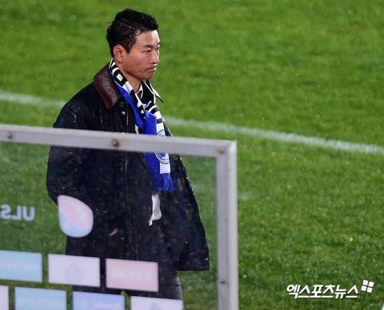 6월 A매치 2연전에 나설 대한민국 축구 국가대표팀 소집 명단이 공개됐다. 한국은 6월 A매치 기간 동안 김도훈 임시 감독 체제로 2026 국제축구연맹(FIFA) 북중미 월드컵 아시아지역 2차 예선 C조 조별리그 5차전과 6차전을 치른다. 이번 소집에서는 배준호, 황재원, 최준, 하창래 등 A대표팀에 최초 발탁된 선수들이 7명이나 된다. 또한 대표팀 수비의 기둥인 김민재가 소속팀에서 당한 발목 부상으로 인해 명단 제외된 점도 눈에 띈다. 사진 엑스포츠뉴스 DB