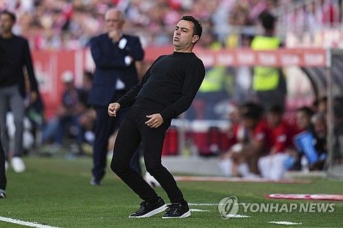 스페인 매체 아스가 28일(한국시간) 바르셀로나로부터 경질된 사비 감독과 그츼 사단 8명의 위약금이 단돈 300만유로(약 44억원)에 불과했다고 전했다.&nbsp;사비는 자진 사퇴 의사를 밝혔다가 구단의 만류로 잔류를 선택했다. 하지만 구단이 다시 사비의 인터뷰에 분노하면서 경질을 결정했다. 연합뉴스