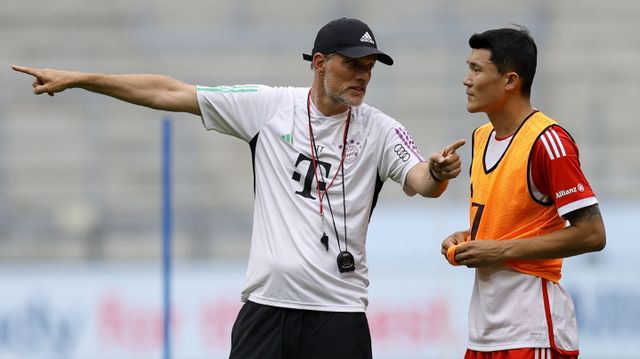 벨기에 출신 세계적인 중앙수비수 뱅상 콤파니가 한국 최고의 수비수 김민재를 가르치게 됐다. 콤파니 감독은 29일 뮌헨과 3년 계약을 맺는다. 콤파니 감독은 부임 즉시 막스 에베를 단장과 뮌헨 선수단 대거 정리에 돌입할 것이란 보도가 나왔다. 특히 정리 대상 7명이 공개됐는데 여기에 김민재는 빠졌다. 연합뉴스