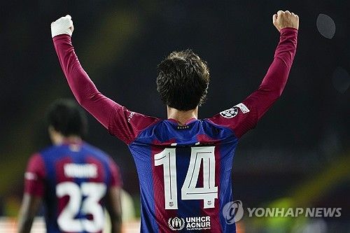 스페인 아틀레티코 마드리드가 맨체스터 유나이티드에게 충격적인 스왑딜을 제안했다. 배신자 주앙 펠릭스를 내줄테니 문제아 메이슨 그린우드를 달라고 요청했다. 영국 트리뷰나에 따르면 아틀레티코는 바르셀로나로 이적할 가능성이 낮은 펠릭스를 아예 스왑딜 카드로 이용해 그린우드를 영입하겠다는 계획을 세웠다. 맨유 역시 여자친구 성폭행 혐의로 영국 내 평판이 크게 떨어진 그린우드를 처분할 수 있는 좋은 기회다. 연합뉴스