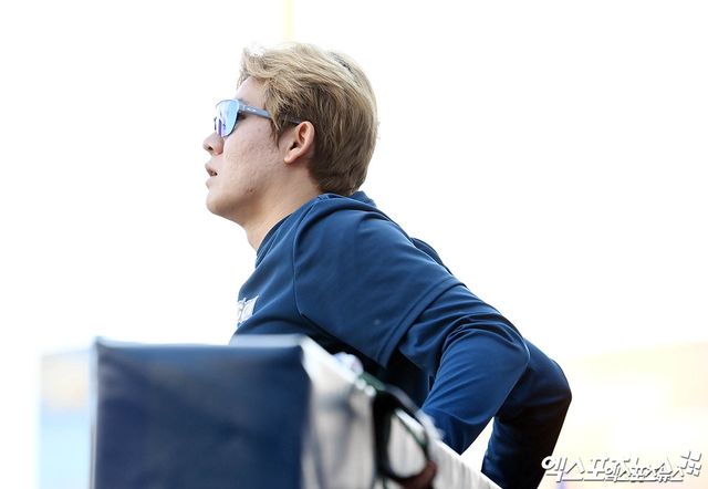 박민우는 30일 창원 NC파크에서 열릴 '2024 신한 SOL Bank KBO 리그' KIA 타이거즈와 주중 3연전 마지막 경기를 앞두고 1군 엔트리에 복귀했다. 1번타자 2루수로 선발 출전한다. 이날 NC에선 박민우 1군 복귀 외에도 키움 내야수 김휘집을 트레이드로 확보해 9번타자 유격수로 선발 출전한다. 엑스포츠뉴스 DB