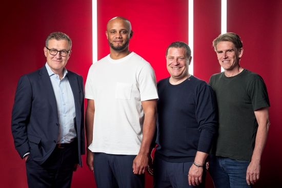 영국 매체 미러가 지난달 30일(한국시간) 뮌헨의 새 감독이 된 뱅상 콤파니 체제에서의 바이에른 뮌헨 베스트 11을 예상했다. 지난 2023-2024시즌 후반기에 주전 경쟁에서 밀려났던 김민재가 다시 주전으로 마타이스 더리흐트와 센터백 라인에 등장해 눈길을 끌었다. 새로 부임한 뱅상 콤파니 감독, 뮌헨 SNS