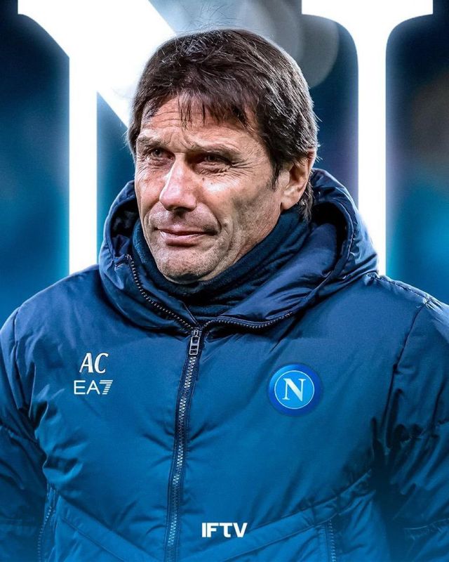 이적시장 전문 기자 파브리치오 로마노가 1일(한국시간) 자신의 사회관계망서비스(SNS) X(구 트위터)를 통해 콘테 감독이 나폴리의 새로운 감독으로 부임한다며 자신의 트레이드마크인 Here we go를 띠웠다.&nbsp;3년 계약이며 연봉은 600만유로로 구단 역대 최고 연봉자다. 이탈리아풋볼TVSNS