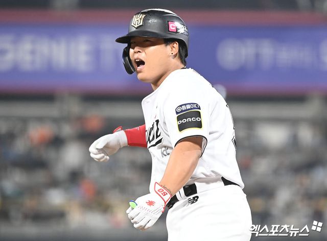 KT 위즈 간판타자 강백호. 4월까지 10개의 홈런을 쏘아 올리면서 2018년 프로 데뷔 후 정규시즌 개막 첫 한 달 동안 가장 많은 홈런을 기록했다. 포수 포지션 도전을 시작한 이후 공격력까지 더 살아났다. 사진 엑스포츠뉴스 DB