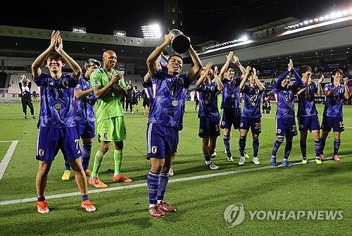 일본 23세 이하(U-23) 축구대표팀이 4일 카타르 도하 자심 빈 하마드 경기장에서 열린 2024 아시아축구연맹(AFC) U-23 아시안컵 결승에서 우즈베키스탄을 1-0으로 누르고 2016년에 이어 이 대회 통산 두 번째 우승을 차지했다. 일본과 우즈베키스탄, 이라크가 아시아를 대표해 오는 7월 파리 올림픽 남자축구 본선에 참가하며, 신태용 감독이 이끄는 인도네시아는 9일 아프리카 기니와의 플레이오프에서 이기면 올림픽 출전이 확정된다. 연합뉴스