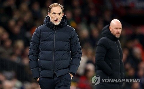 영국 스카이스포츠가 6일(한국시간) 바이에른 뮌헨이 에릭 턴하흐를 토마스 투헬 감독의 후임 감독 후보로 올리며 접촉을 시작했다고 전했다.&nbsp;앞서 맨체스터 유나이티드가 토마스 투헬 감독을 차기 감독 후보로 올리면서 두 팀의 감독 스왑딜 가능성이 제기된다. 연합뉴스