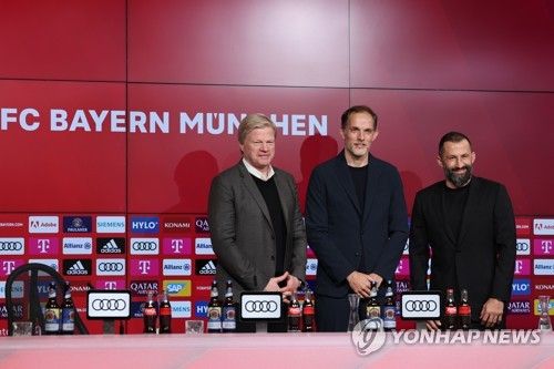 영국 스카이스포츠가 6일(한국시간) 바이에른 뮌헨이 에릭 턴하흐를 토마스 투헬 감독의 후임 감독 후보로 올리며 접촉을 시작했다고 전했다.&nbsp;앞서 맨체스터 유나이티드가 토마스 투헬 감독을 차기 감독 후보로 올리면서 두 팀의 감독 스왑딜 가능성이 제기된다. 연합뉴스