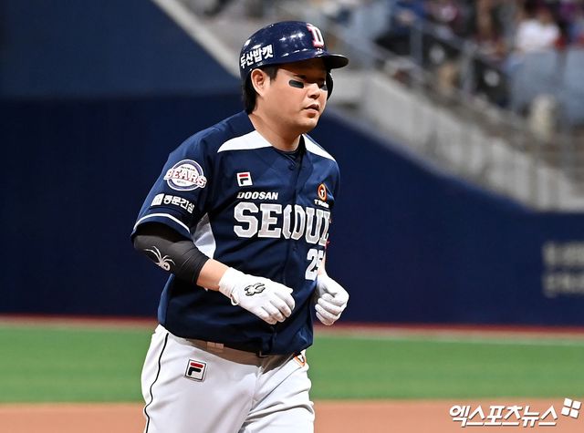 7일 오후 서울 구로구 고척스카이돔에서 열린 2024 신한 SOL Bank KBO리그 두산 베어스와 키움 히어로즈의 경기, 2회초 두산 양의지가 솔로 홈런을 날린 후 그라운드를 돌고 있다. 고척, 김한준 기자