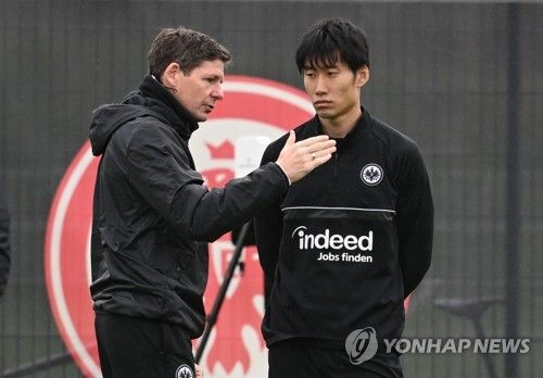 이적시장 전문 기자 파브리치오 로마노가 지난달 31일(한국시간) 크리스탈 팰리스가 다이치와 FA로 계약하는데 근접했다며 자신의 트레이드 마크인 Here we go를 띄웠다.&nbsp;다이치는 UEFA 유로파리그 우승을 차지했던 올리버 글라스너 감독과 재회하게 된다. 연합뉴스