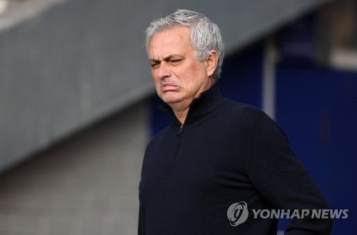 포르투갈 방송 RTP1이 10일(한국시간) 공개한 인터뷰에서 무리뉴는 자신을 경질한 AS로마를 공개 저격했다.&nbsp;지난 1월 갑작스럽게 경질된 무리뉴는 이후 페네르바체 감독이 됐고 로마를 공개 저격하기 시작했다. 연합뉴스