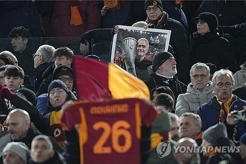 포르투갈 방송 RTP1이 10일(한국시간) 공개한 인터뷰에서 무리뉴는 자신을 경질한 AS로마를 공개 저격했다.&nbsp;지난 1월 갑작스럽게 경질된 무리뉴는 이후 페네르바체 감독이 됐고 로마를 공개 저격하기 시작했다. 연합뉴스