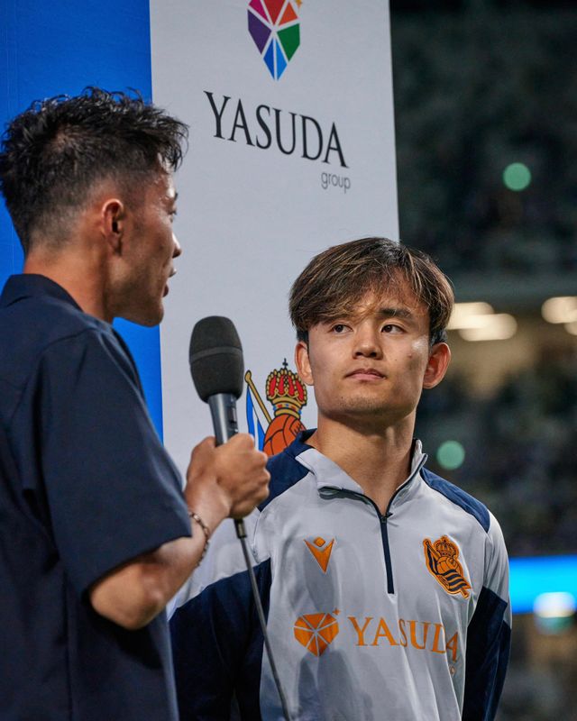 국제스포츠연구소(CIES) 축구관측소가 지난 9일(한국시간) 사회관계망서비스(SNS)를 통해 아시아 축구선수 중 가장 높은 이적시장 가치를 지닌 선수 순위를 공개했다.&nbsp; 세계에서 가장 몸값이 비싼 아시아 선수 10명 모두 유럽 5대 리그 내에서 활약하고 있는 선수들 안에서 골랐다.&nbsp; 1위에는 구보 다케후사가 올랐는데 무려 9200만유로(약 1361억원)의 몸값을 자랑했다. 2위인 이강인의 몸값 4970만유로(약 735억원)보다 2배 가까이 높다.&nbsp;손흥민은 전체 9위에 올랐다. 레알 소시에다드