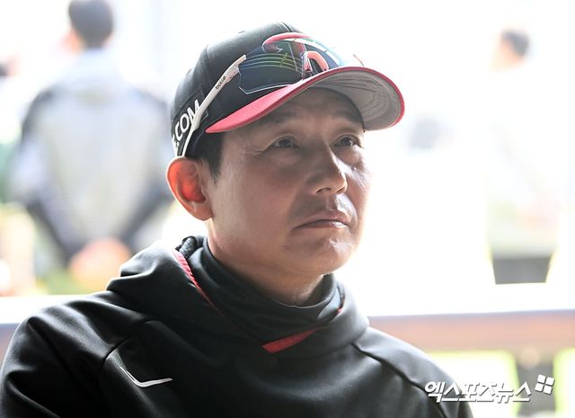 계속해서 대체 선발이 투입되는 LG. 승리 확률이 떨어지는 경기를 해야 하기에 염경엽 감독의 고민이 깊어지고 있다. 엑스포츠뉴스 DB