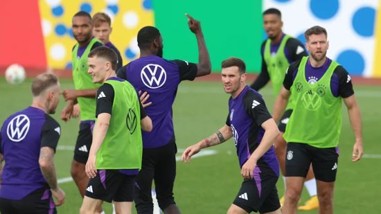 UEFA(유럽축구연맹) 2024 유럽축구선수권대회(유로 2024) 개최국이자 우승 후보로 꼽히는 독일 국가대표팀이 대회가 시작하기 전부터 마찰을 겪었다. 수비수 안토니오 뤼디거와 공격수 니클라스 퓔크루크가 훈련 중 다툼을 벌였다. 둘은 지난 2일 끝난 UEFA 챔피언스리그 결승에서 레알 마드리드(뤼디거)와 도르트문트(필크루크)로 나뉘어 몸싸움을 벌인 적이 있다. 빌트