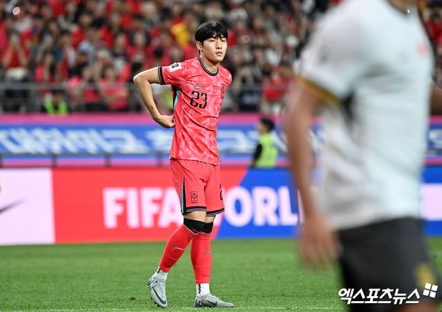 지난해 U-20 월드컵에서 한국 축구 4강 쾌거를 이끌었으며 이후 같은 해 여름 잉글랜드 2부리그 스토크 시티로 이적, 구단 올해의 선수로 뽑힌 배준호가 6월 월드컵 아시아 2차예선 2연전에서 A매치 데뷔전 데뷔골을 넣는 등 맹활약했다. 손흥민은 배준호를 가리켜 한국 축구의 미래라고 직접 밝히기도 했다. 이강인, 정우영 등과 함께 한국 축구를 이끌어갈 차세대 에이스로 거듭났다. 엑스포츠뉴스DB