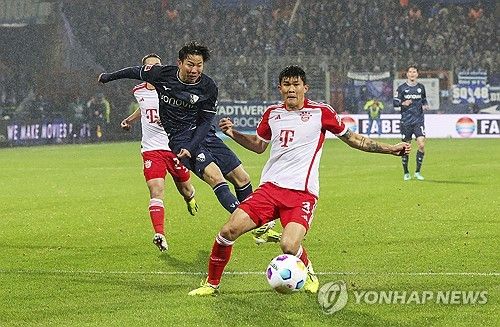 스카이스포츠 독일이 11일(한국시간) 요나단 타가 레버쿠젠에게 이번 여름 바이에른 뮌헨으로 가고 싶다고 알렸다고 전했다.&nbsp;타는 직접 뮌헨행을 원하고 있으며 레버쿠젠에 이를 알렸다. 그는 뮌헨과 이미 2029년까지 5년 계약에 합의했고 구단간 협상만 남아있다. 이제 타는 김민재와 주전 센터백을 두고 경쟁할 전망이다. 연합뉴스