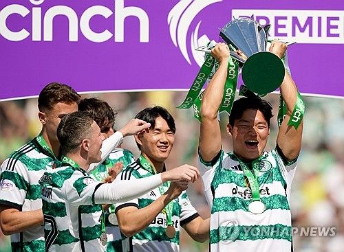 스코틀랜드 매체 데일리 레코드가 12일(한국시간) 셀틱에서 자리를 잃은 오현규가 벨기에 명문 팀 헹크로 이적할 수 있다고 전했다.&nbsp;헹크는 벨기에 명문팀으로 현재 손흥민, 박주호, 이진현 등을 지도했던 토르스텐 핑크 감독이 이끌고 있다. 연합뉴스