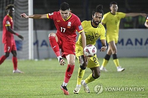김 감독이 이끄는 말레이시아 축구 국가대표팀이 11일(한국시간) 말레이시아 쿠알라룸푸르에 있는 부킷 잘릴 국립경기장에서 열린 대만과의 2026 국제축구연맹(FIFA) 북중미(캐나다-미국-멕시코 공동 개최) 월드컵 아시아지역 2차 예선 D조 최종전에서 3-1로 승리했다.&nbsp;승리에도 2위 키르기스스탄을 제치지 못해 2차 예선에서 탈락한 말레이시아는 현재 김 감독의 경질 여론이 큰 상황이다. 김 감독은 말레이시아에 남고 싶다는 의사를 밝혔다. 연합뉴스
