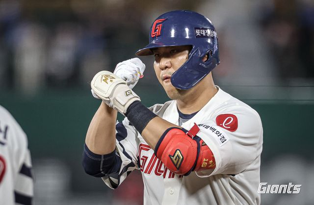 롯데 자이언츠 베테랑 내야수 김민성. 지난 6월 12일 키움 히어로즈와의 홈 경기에서 7회초 수비 실책 후 교체됐다. 사진 롯데 자이언츠