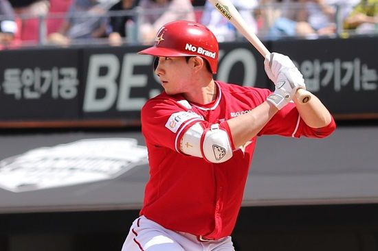 SSG 랜더스 유격수 박성한.6월 14일 대전 한화생명이글스파크에서 열린 2024 신한 SOL Bank KBO리그 한화 이글스와의 팀 간 9차전에서 1안타 1타점 2득점으로 팀 승리에 힘을 보탰다. 사진 SSG 랜더스