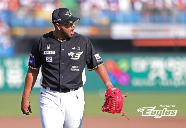 한화 이글스 외국인 투수 하이메 바리아. 6월 16일 SSG 랜더스와의 대전 홈 경기에 선발등판, 6이닝 3피안타 2볼넷 8탈삼진 무실점 완벽투로 자신의 한국 무대 2승을 따냈다. 사진 한화 이글스