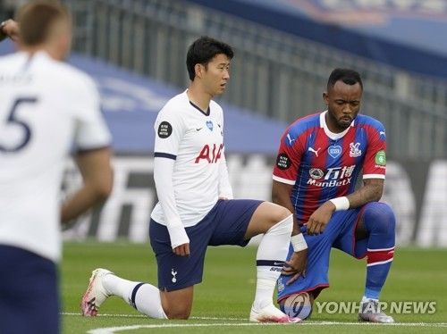 로드리고 벤탄쿠르의 손흥민, 그리고 한국인을 향한 인종 차별이 도마 위에 오르면서 오는 여름 토트넘 홋스퍼의 방한 프리시즌 투어에도 좋지 않은 영향을 미칠 것으로 보인다.&nbsp;토트넘은 오는 7월 말 한국을 2년 만에 방문한다. 토트넘은 7월 31일 팀 K리그, 8월 3일 김민재의 소속팀 바이에른 뮌헨과 두 차례 경기를 치른다. 연합뉴스