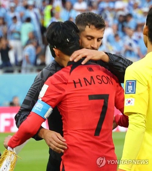 로드리고 벤탄쿠르의 손흥민, 그리고 한국인을 향한 인종 차별이 도마 위에 오르면서 오는 여름 토트넘 홋스퍼의 방한 프리시즌 투어에도 좋지 않은 영향을 미칠 것으로 보인다.&nbsp;토트넘은 오는 7월 말 한국을 2년 만에 방문한다. 토트넘은 7월 31일 팀 K리그, 8월 3일 김민재의 소속팀 바이에른 뮌헨과 두 차례 경기를 치른다. 연합뉴스