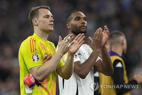 독일 매체 빌트가 지난 18일(한국시간) 요나단 타의 뮌헨 이적 상황이 혼란에 빠졌으며 이적료 협상이 난항을 겪고 있다고 전했다.&nbsp; 뮌헨은 1800만유로를 원하지만, 레버쿠젠은 이보다 훨씬 높은 4000만유로를 요구하면서 두 구단 간의 이적료 협상에 진전이 없다. 연합뉴스