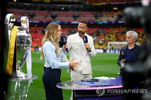 조세 무리뉴가 3일(한국시간) 튀르키예 이스탄불에 있는 쉬크뤼 사라촐루 스타디움에서 페네르바체 감독 취임식을 진행했다.&nbsp;AS로마에서 경질된 지 반년 만에 그는 새로운 직장을 얻었다. 연합뉴스